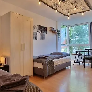 Apartment Black&White Designer Business Apartment für 4 mit Küche+5G WLAN+Netflix Nahe der City Hannover